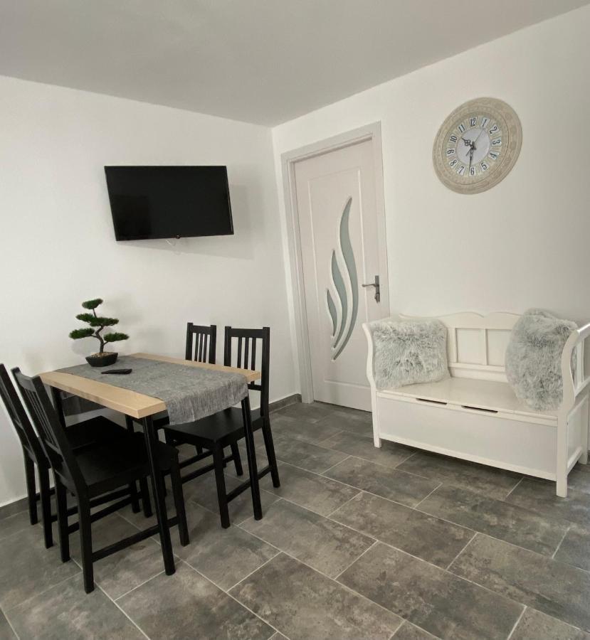 Four Rooms Curtea de Argeş Buitenkant foto