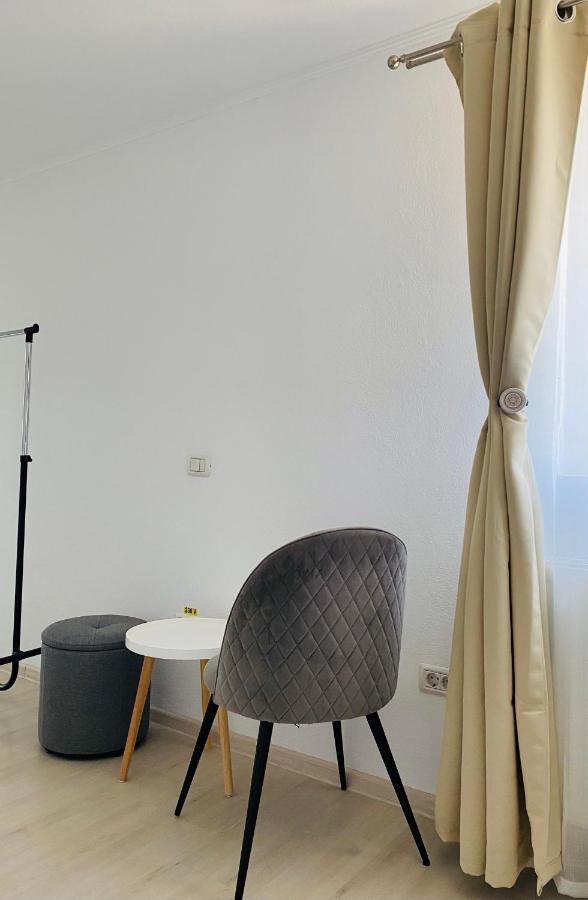 Four Rooms Curtea de Argeş Buitenkant foto
